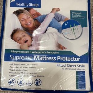 Supreme Mattress Protector - White queen